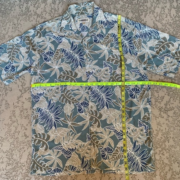 Hawaiian Shirt - Picture 4 of 5